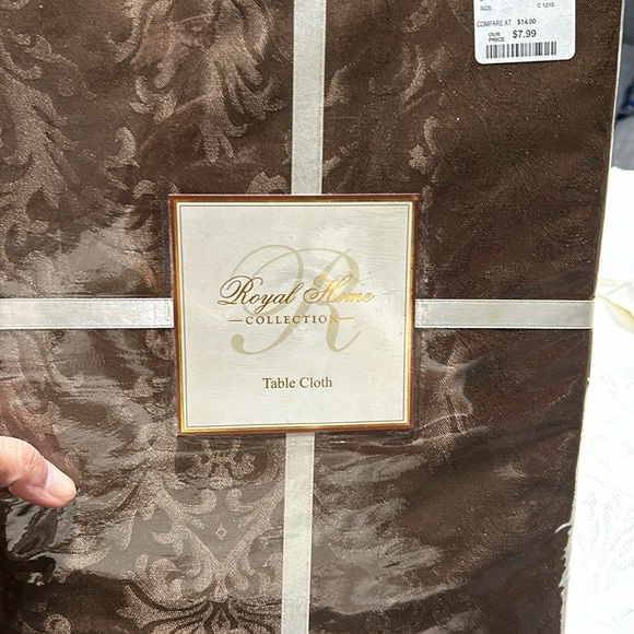 Chocolate brown damask tablecloth 60x84 - Picture 1 of 4